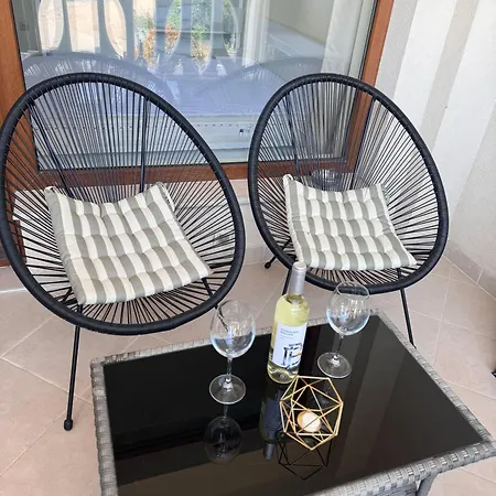 Апартаменты Seaside View In