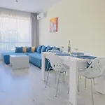 Apartment Seaside View In *
