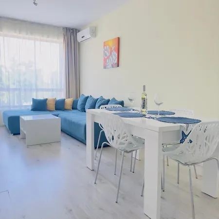 Апартаменти Seaside View In *